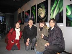 オーロラ展で中垣哲也さんと.jpg